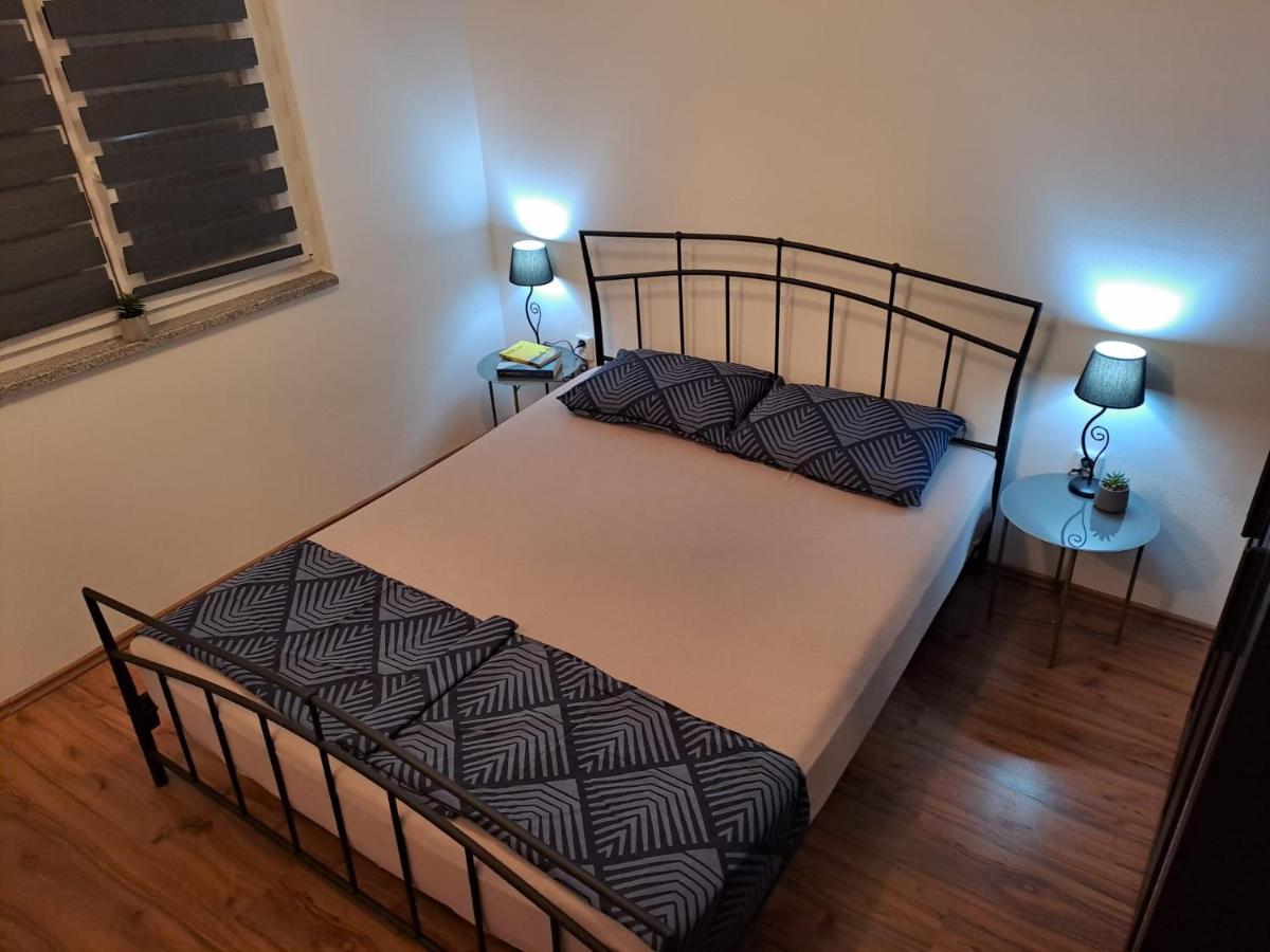 Apartmensts Arsen 928 พูลา ภายนอก รูปภาพ