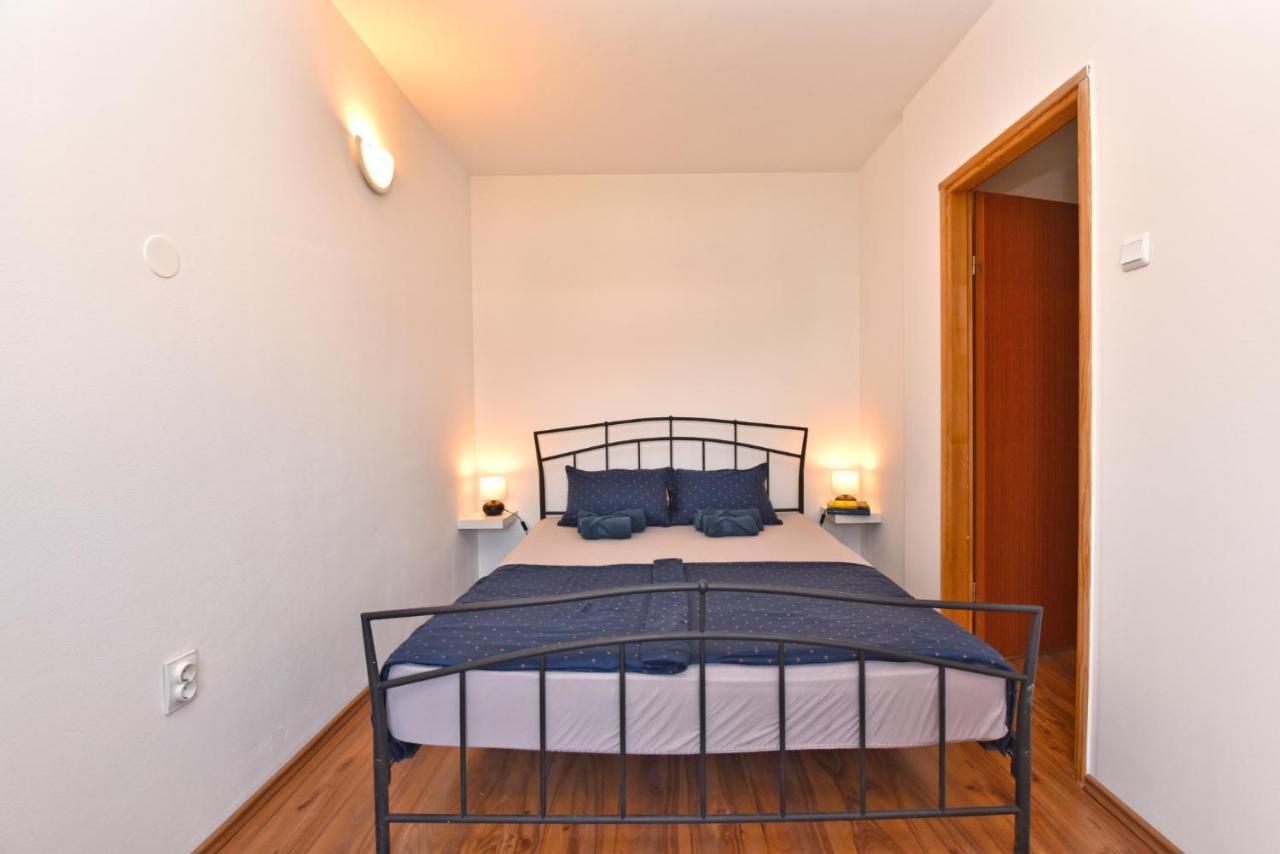 Apartmensts Arsen 928 พูลา ภายนอก รูปภาพ
