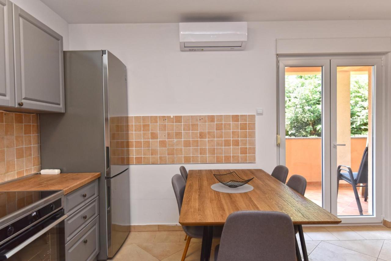 Apartmensts Arsen 928 Apartment พูลา ภายนอก รูปภาพ