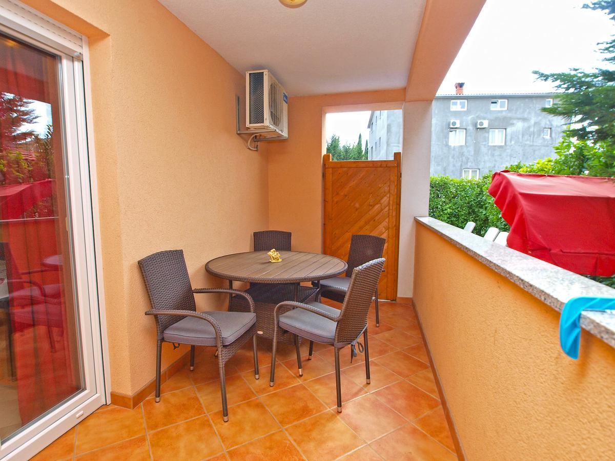 Apartmensts Arsen 928 พูลา ภายนอก รูปภาพ